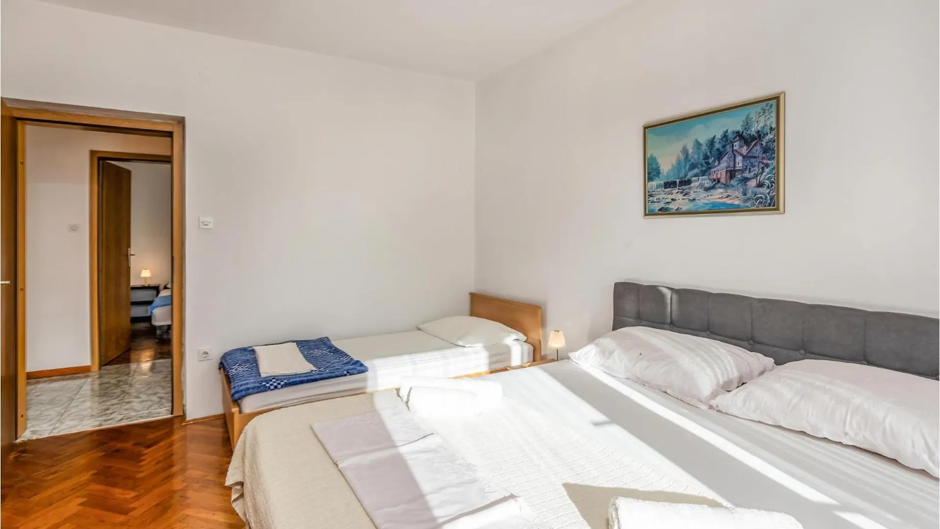 3 Bedroom Nice Apartment In Novi Vinodolski