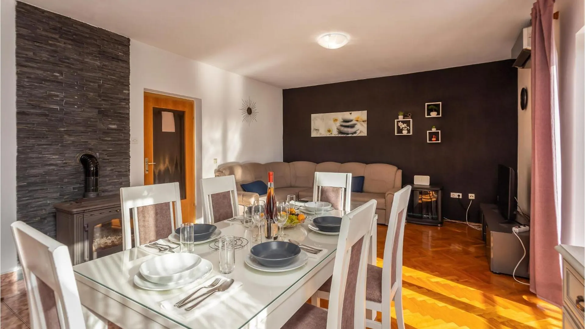 3 Bedroom Nice Apartment In Novi Vinodolski 0*,